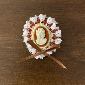 Handmade Vintage Ruffle Lace Cameo Plastic Bead Pin Brooch